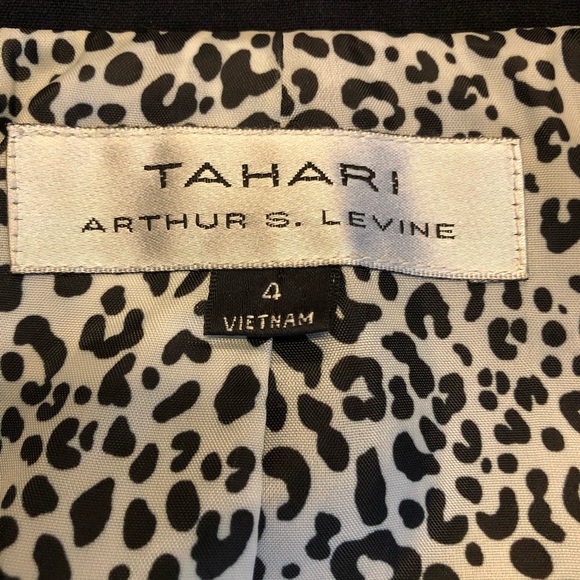 Tahari short belted black jacket. SZ 4 - Picture 5 of 7